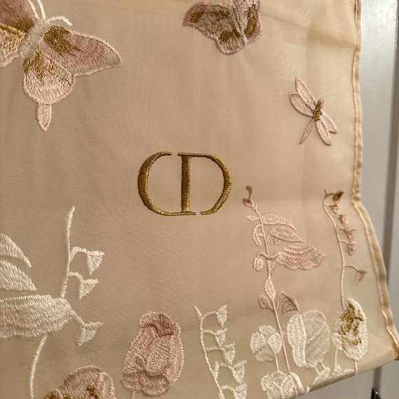 New Dior VIP gift Floral Embroidered Tote Bag - Picture 4 of 8